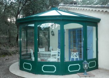 Holiday homes in France