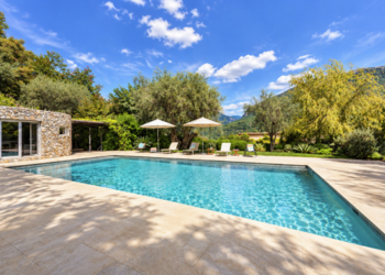 Holiday homes in France
